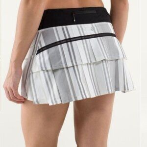 LULULEMON  ^ Run Pace Setter Skirt  Skort Groovy Stripe Nimbus /Black  S 6 tall